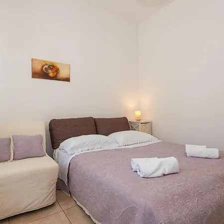 Apartment Lovric *